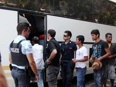 Συλλήψεις για διακίνηση παράνομων μεταναστών